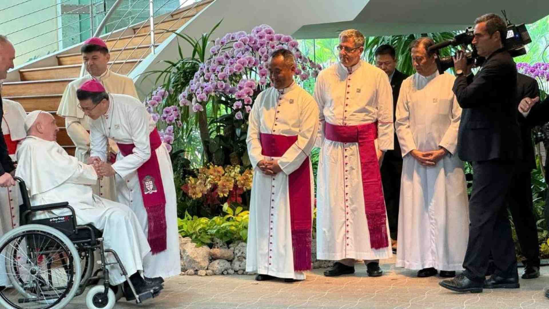 Immagine di Il Papa a Singapore. La festa con i giovani a Dili