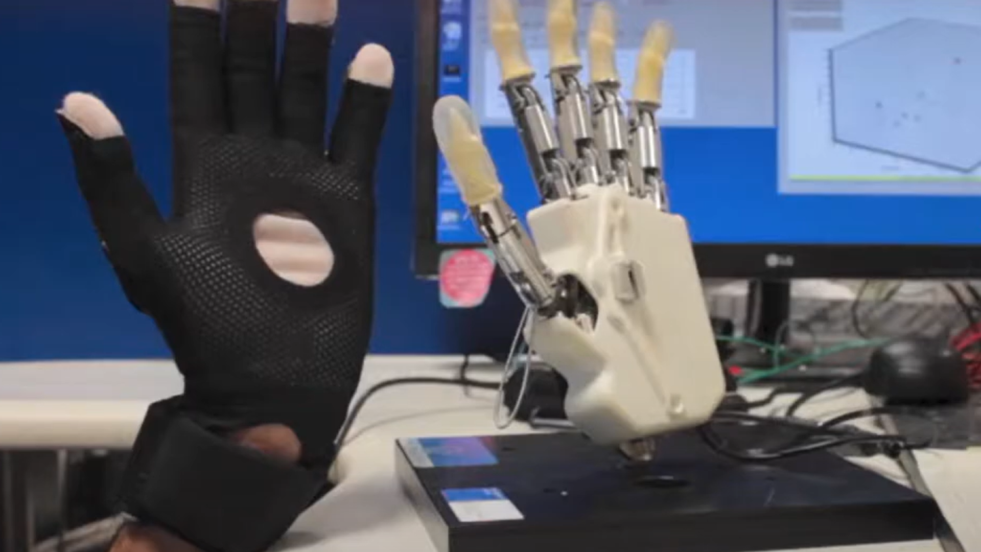 Immagine di Funziona la prima mano robotica a controllo magnetico