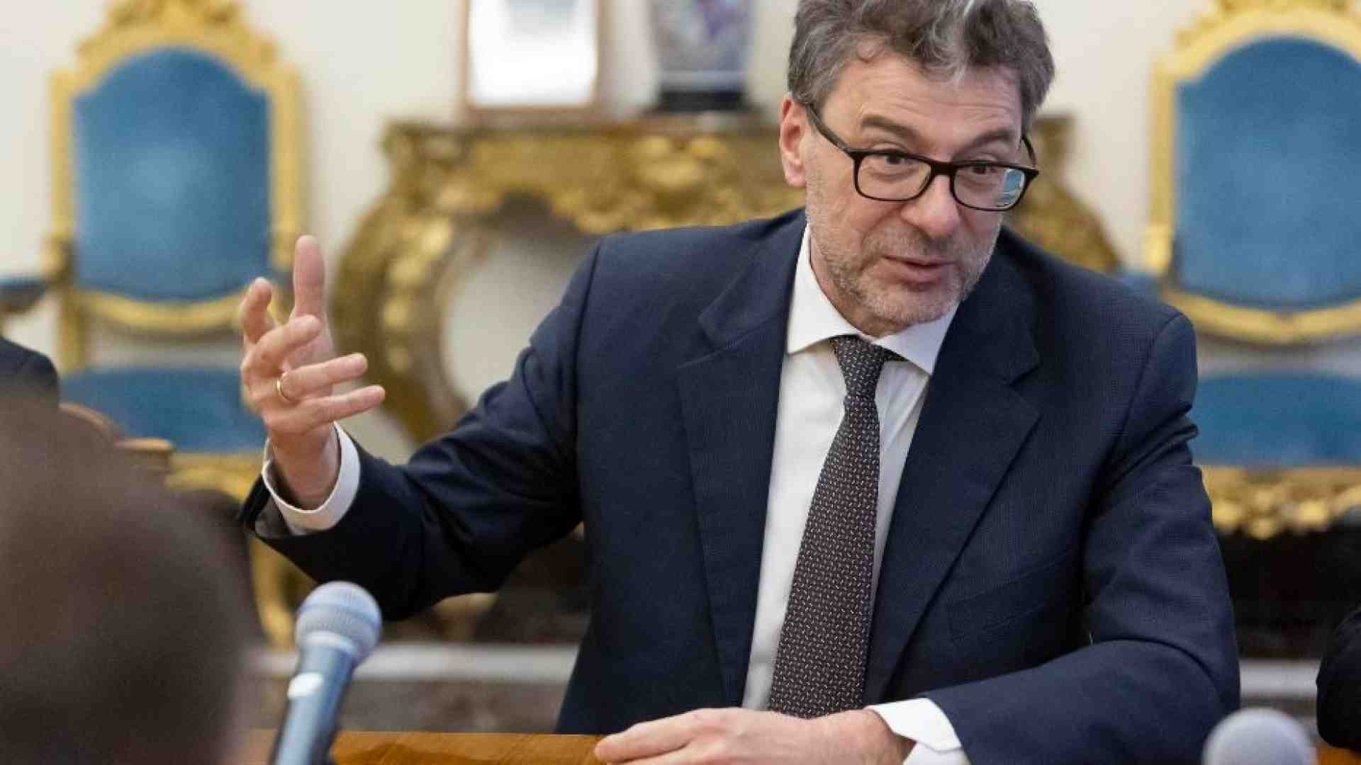 Immagine di Sgravi per chi fa figli? All'idea di Giorgetti mancano le risorse