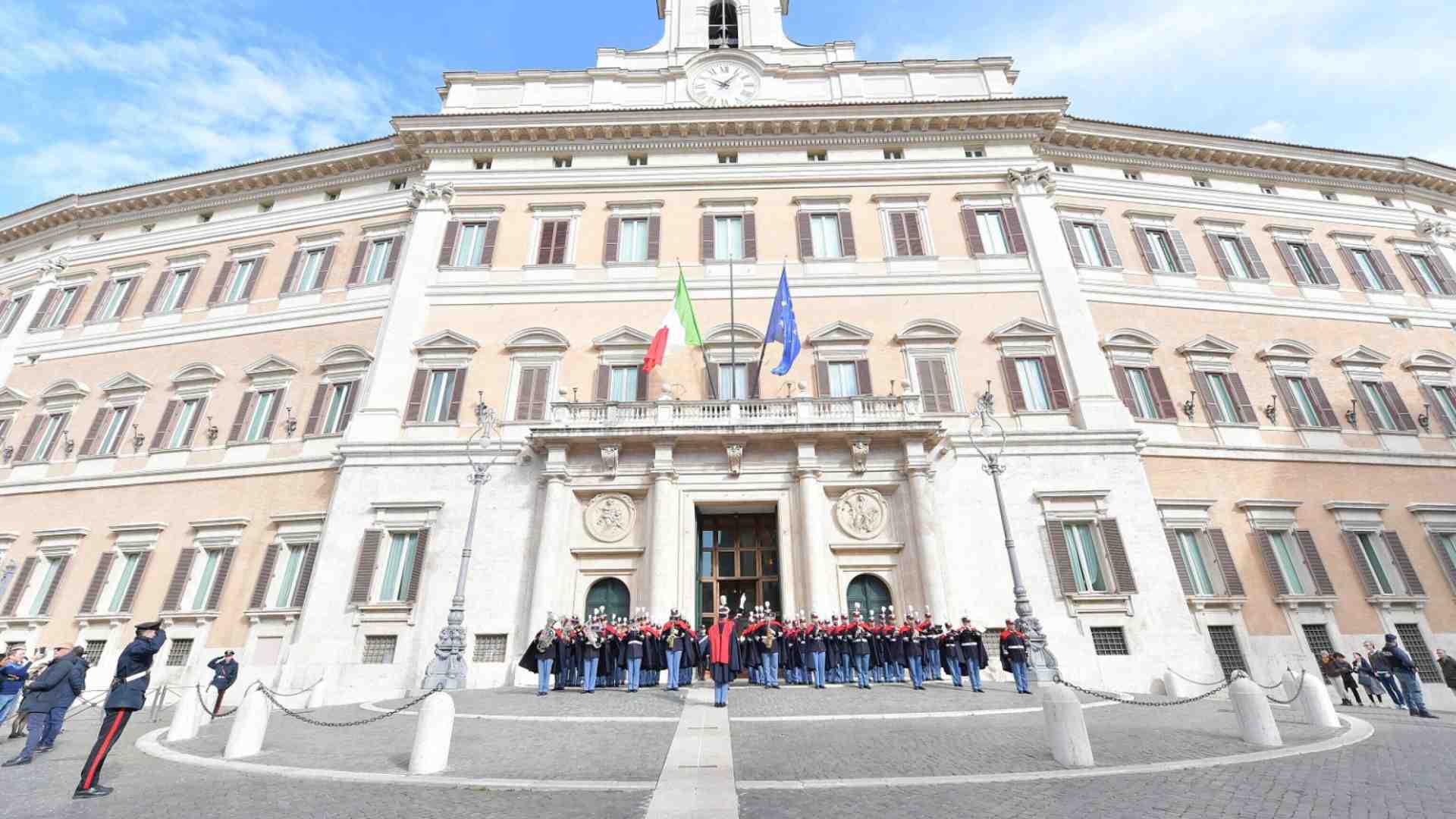 Immagine di La galassia degli intergruppi parlamentari: un'indagine
