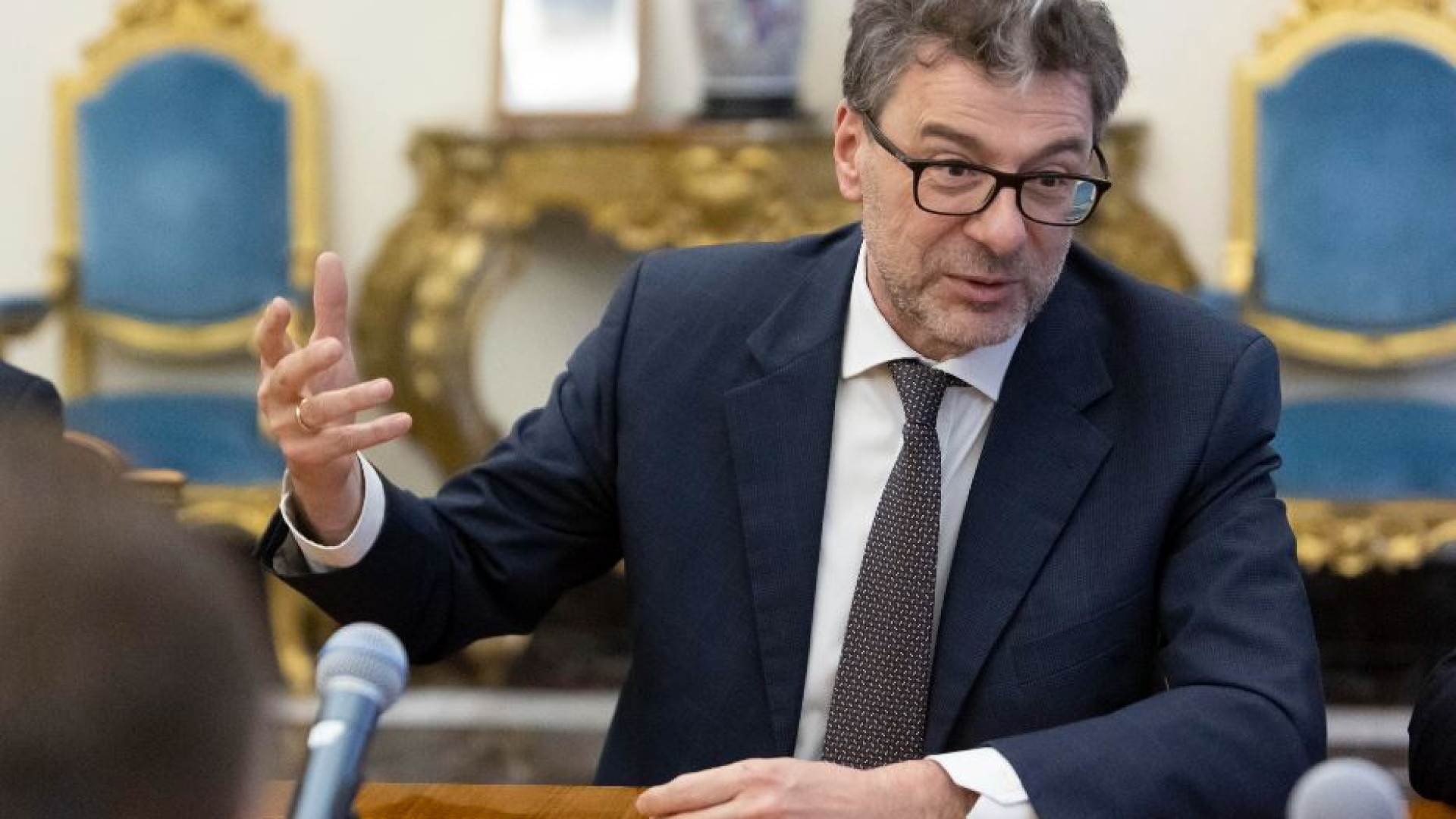 Immagine di Sgravi per chi fa figli? All'idea di Giorgetti mancano le risorse