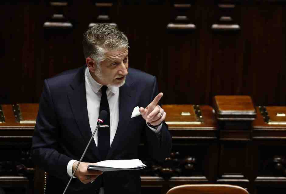 Il ministro della Cultura Alessandro Giuli (foto Ansa)