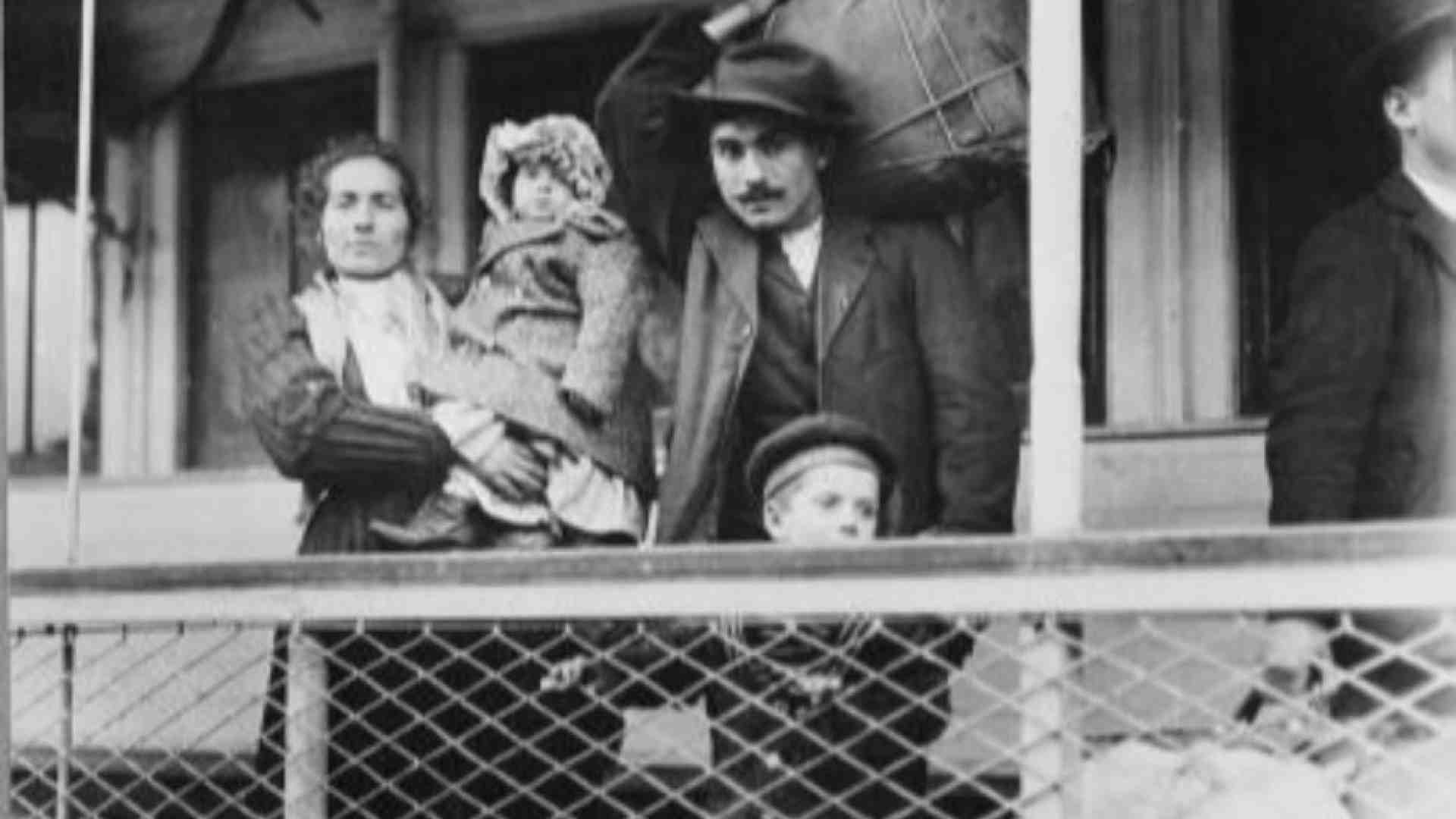 Immagine di Gli italiani emigrati negli Stati Uniti: dal disprezzo al successo