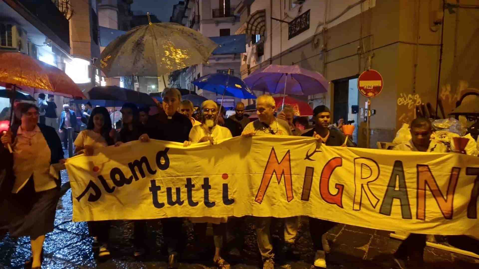 Immagine di Napoli, la fiaccolata per i migranti morti dimenticati