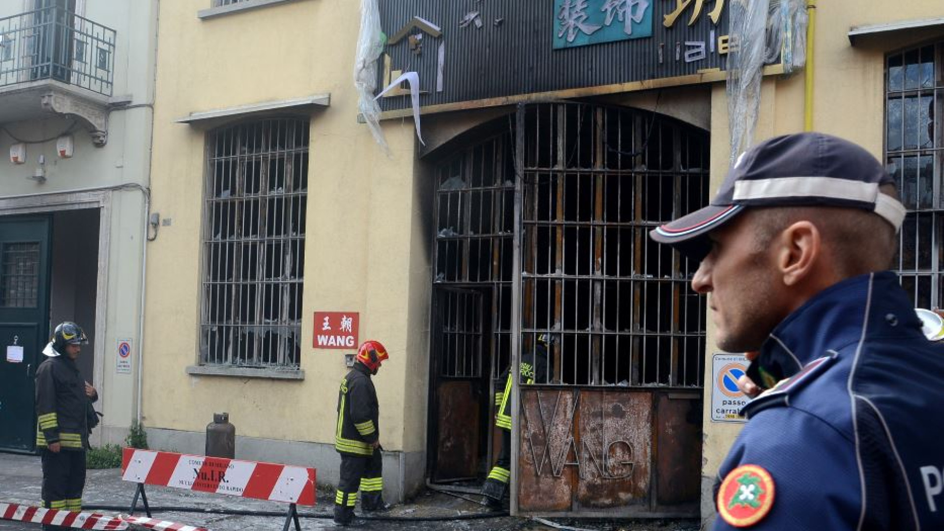 Immagine di Rogo nel magazzino. Morti tre ragazzi cinesi