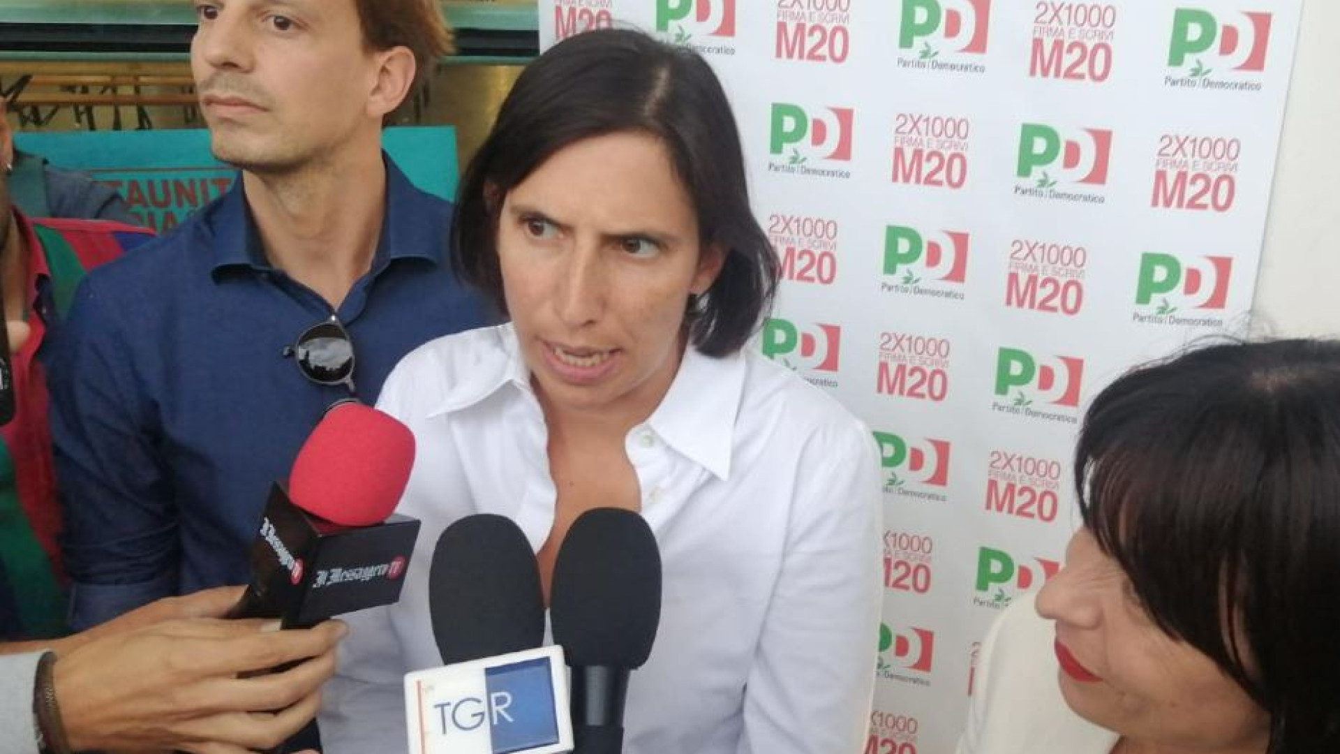 Immagine di Meloni contro i pm, Schlein all'attacco. E interviene pure Elon Musk