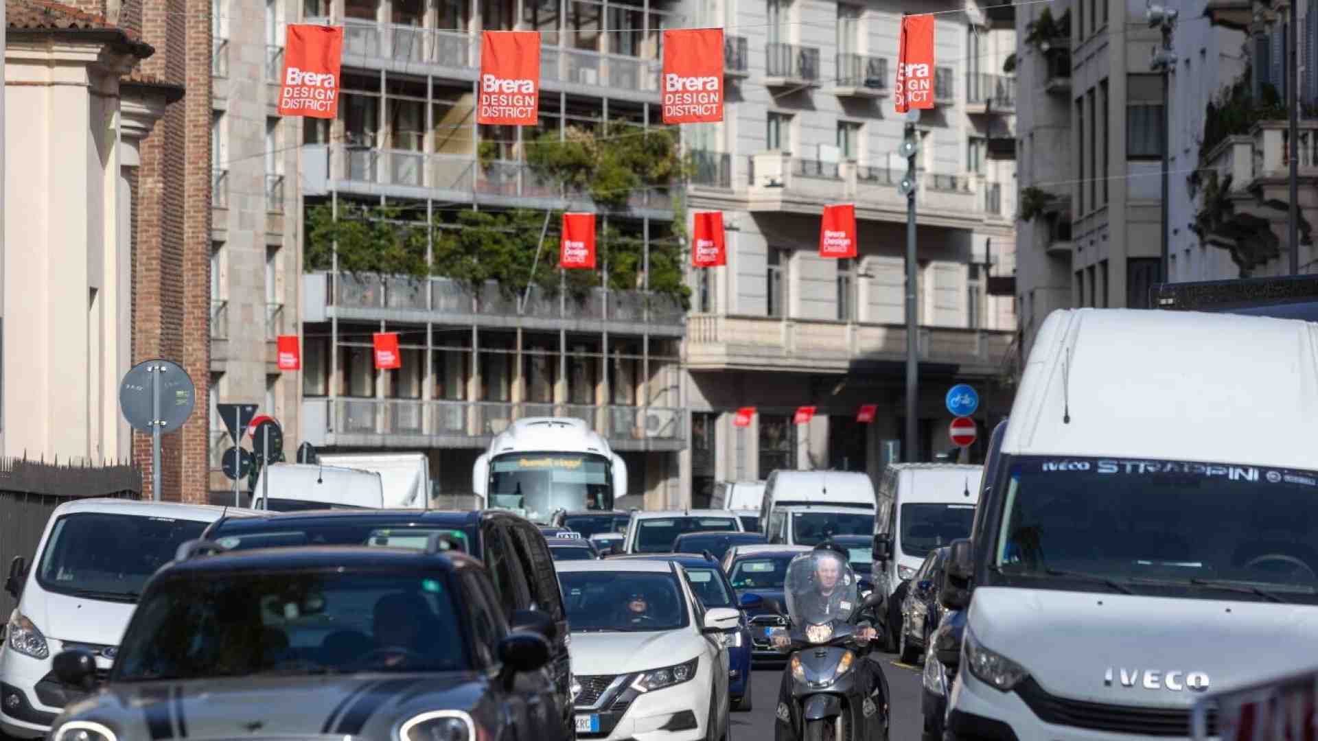 Immagine di La crisi dell’automotive a causa del Green deal travolge il settore lombardo. Che fare?