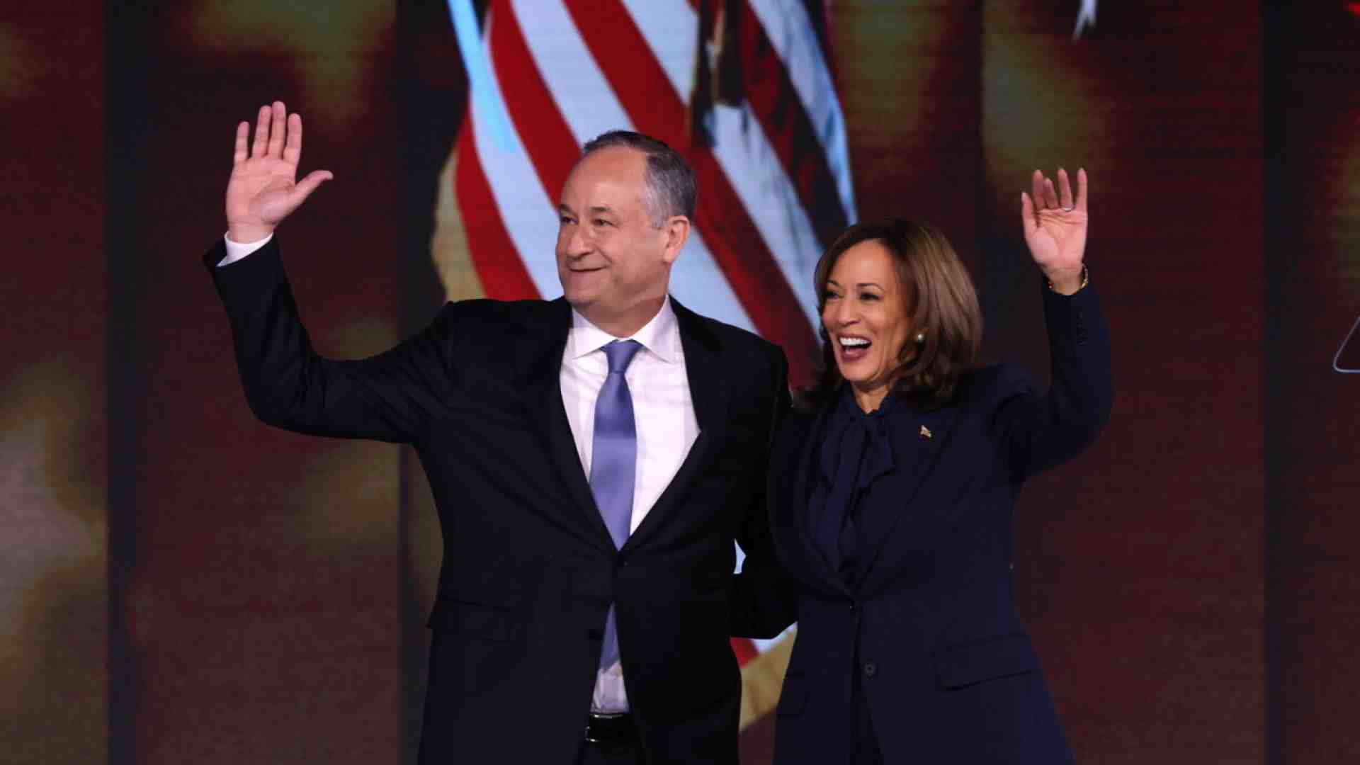 Immagine di Lo sposo ebreo: Doug Emhoff, marito di Kamala Harris, sulla strada per la Casa Bianca