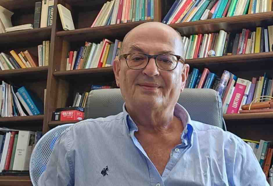 Pierluigi Brustenghi: “La scrittura a mano e i congiuntivi sono le medicine per la mente”