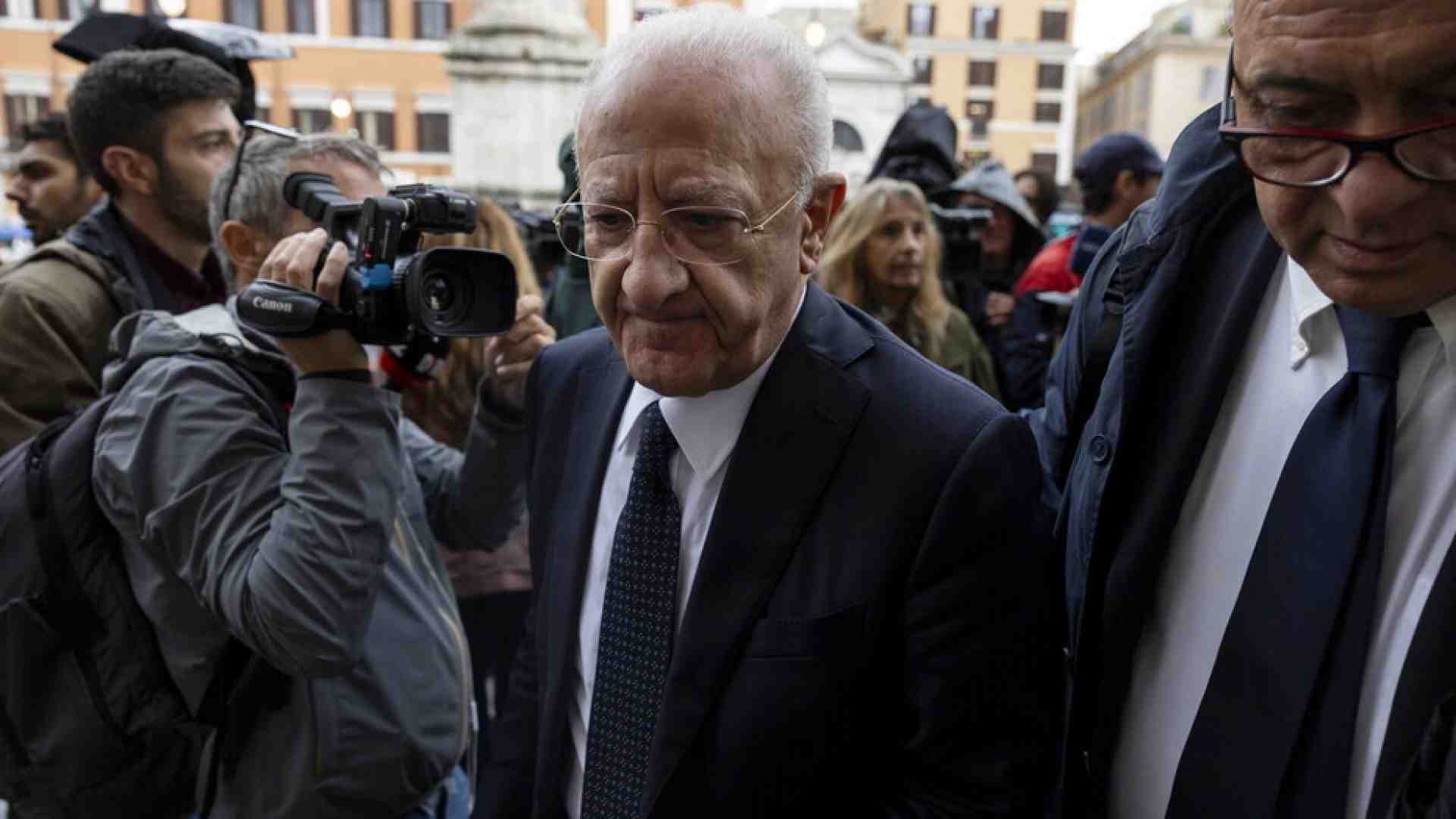 Immagine di Pace fatta tra Meloni e De Luca. Arriva la firma per i Fondi di sviluppo e coesione alla Campania