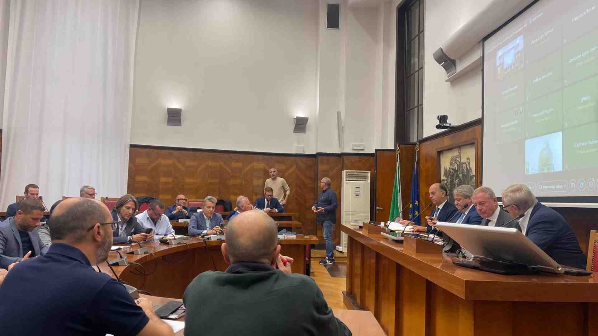 Immagine di Incertezza sulla Gigafactory di Termoli, Urso sposta i fondi Pnrr altrove