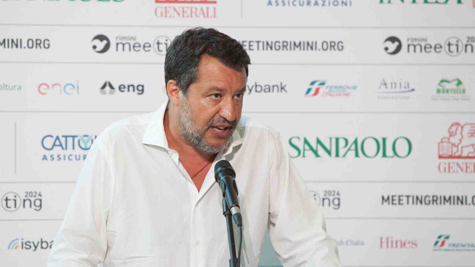 Immagine di “Je suis Salvinì”. Il leghista fa il martire in Europa per il caso Open Arms. Orbán e Le Pen lo sostengono