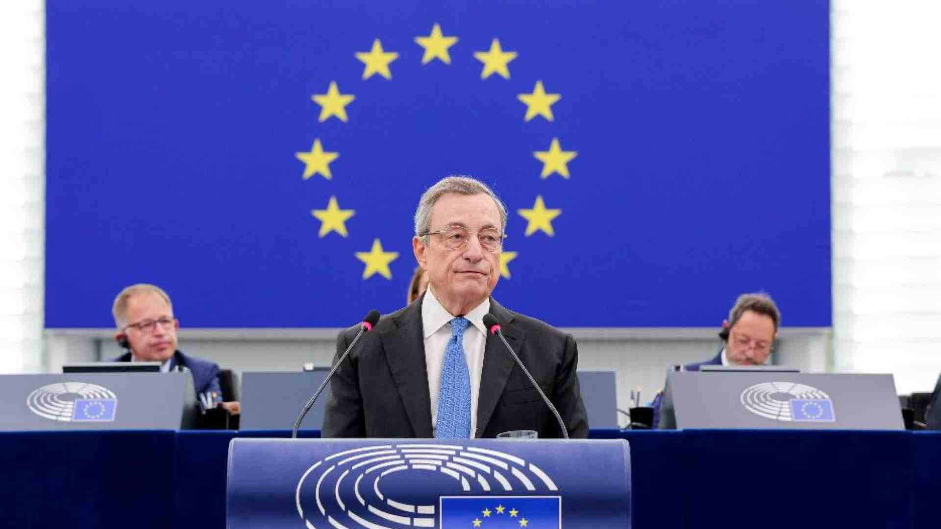 Immagine di Draghi avvisa i "falchi" europei: «Opporsi al debito comune è opporsi all’Ue»