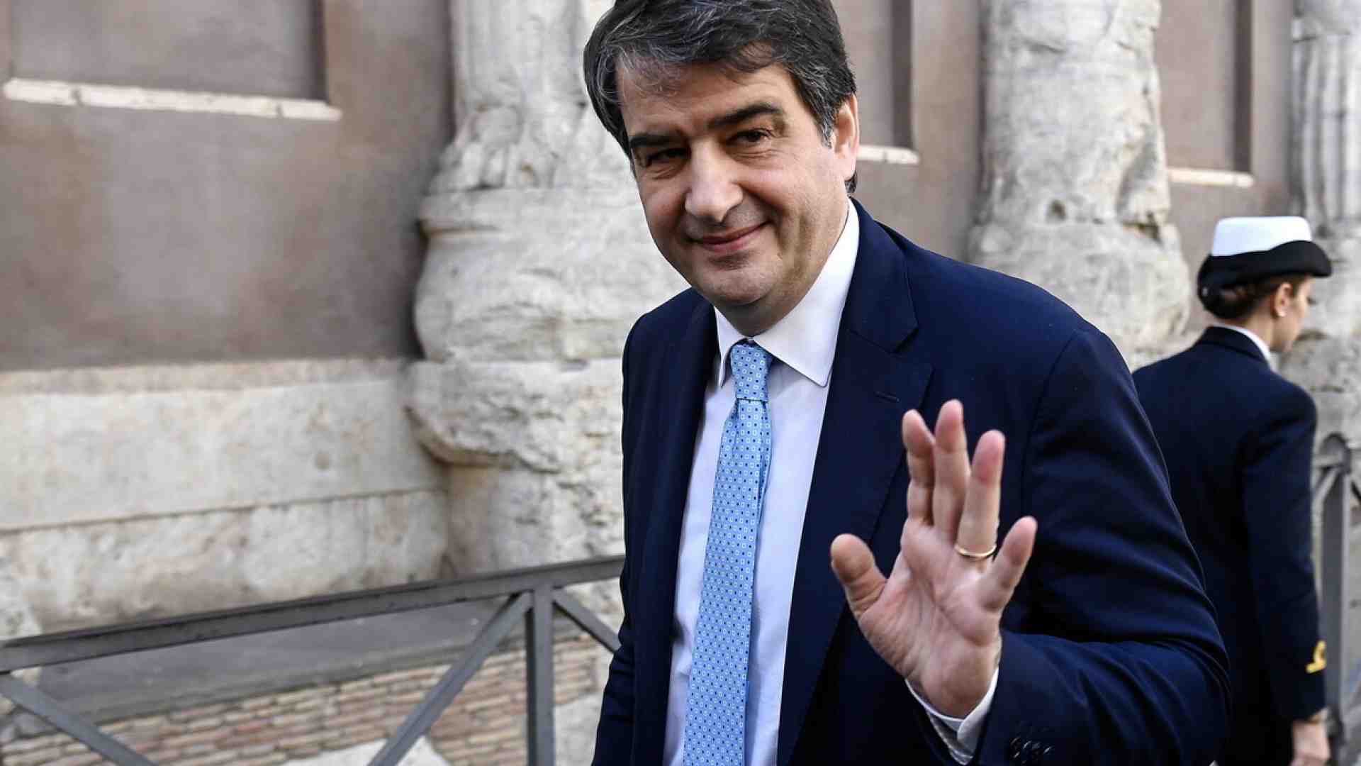 Immagine di Da Schlein a Zingaretti: i segnali del Pd per il sì a Fitto. La doppia posizione della Lega e l'abbraccio con il M5s