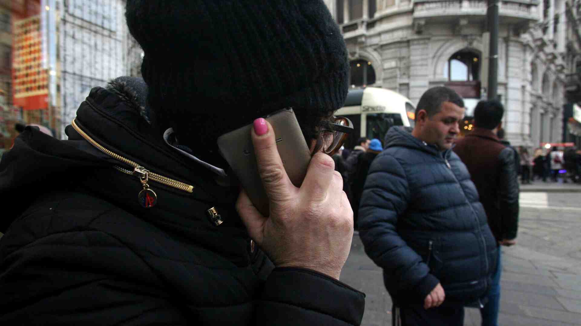 Immagine di Gli italiani si disgustano del contatto fisico: lo conferma la filosofia