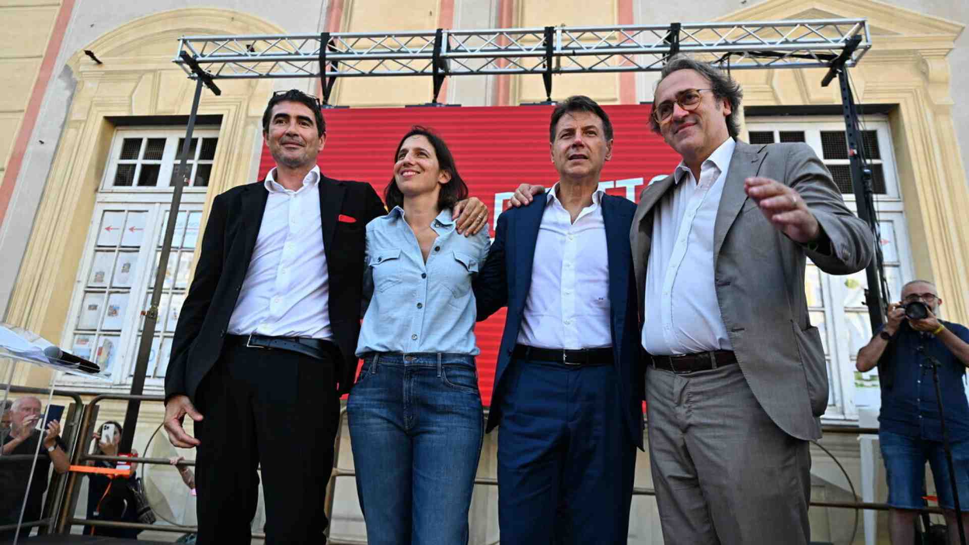 Immagine di Dopo aver unito Pd e M5s, l’Ursula bis spacca il campo largo