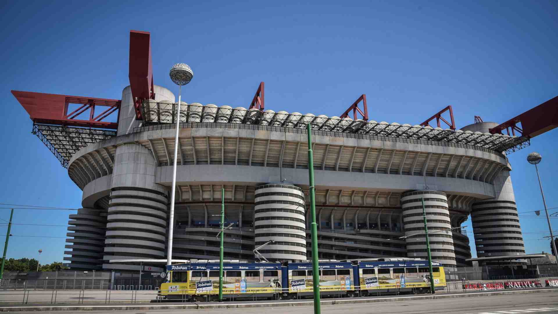 Immagine di Ultima arrivò la Sovrintendenza: fermi tutti, lo stadio Meazza si può anche abbattere