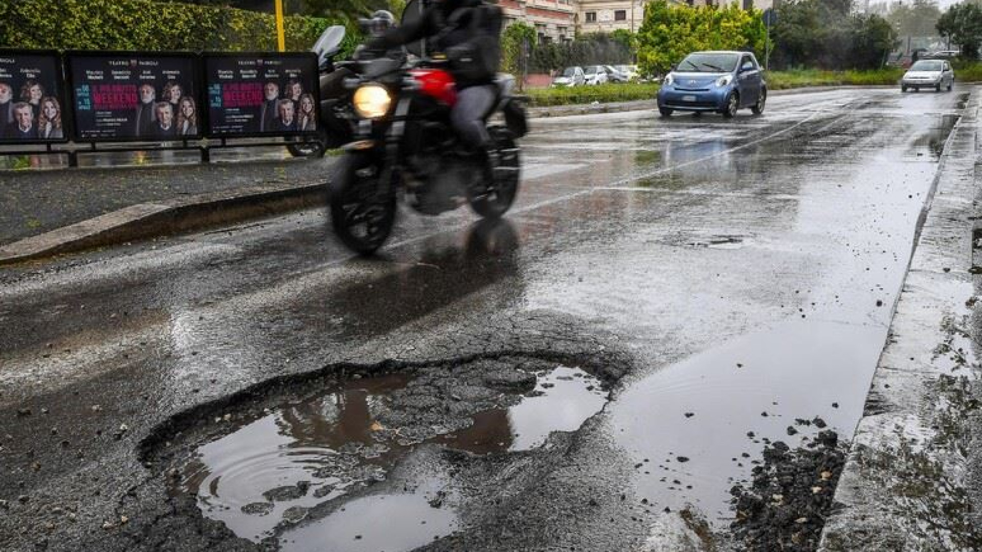 Immagine di Strade colabrodo: un decreto (e un'idea) contro le buche