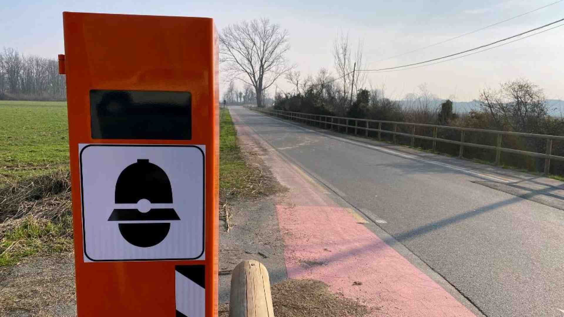 Immagine di I versi di Leopardi e l'autovelox: pensieri abbaglianti
