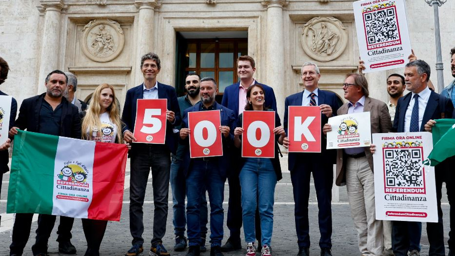 Immagine di Cittadinanza, raggiunte le 500 mila firme. Meloni: Italia ha ottima legge