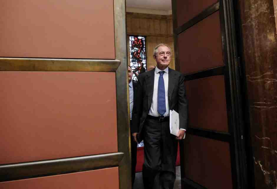 Urso, il ministro a scoppio. Sogna il Veneto, il diesel, oltre il 2035, sfida Stellantis, ma pesta i piedi a Butti