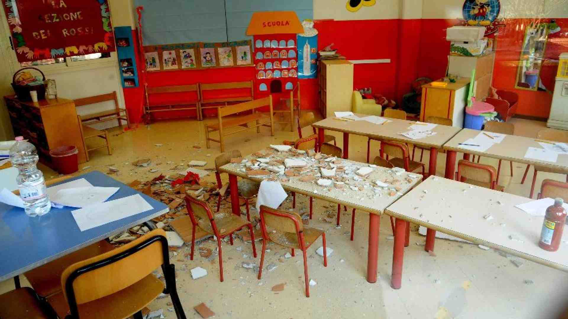 Immagine di Scuole a pezzi, in un anno 69 crolli. Sei su dieci senza agibilità