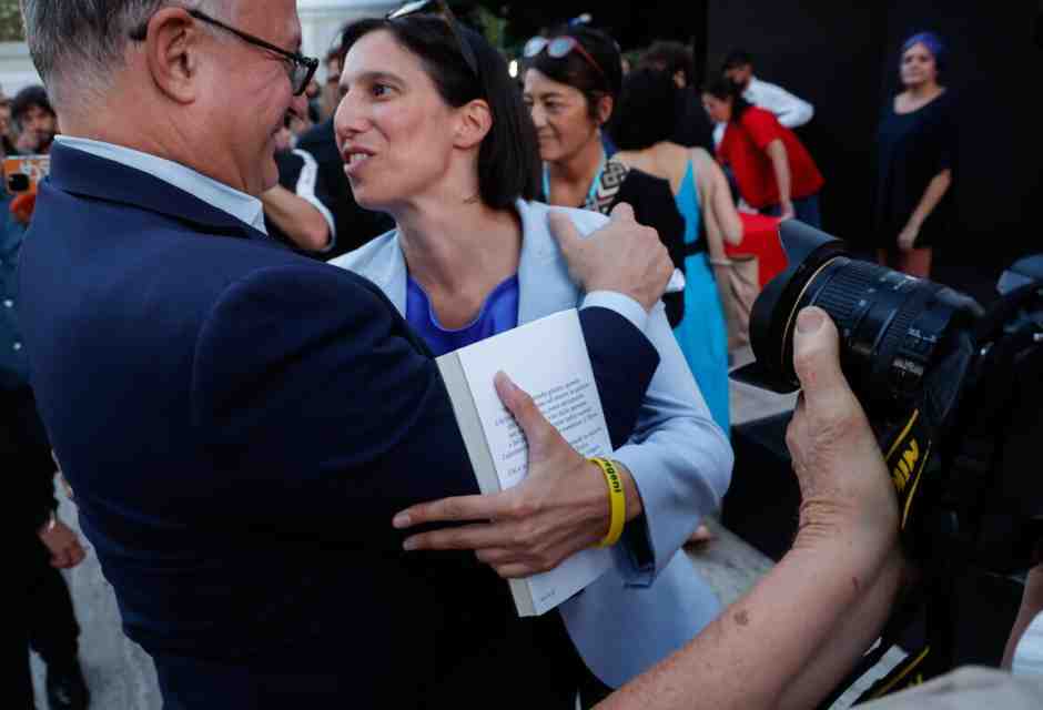 Gualtieri: “Mi ricandido”. Ma il collettivo del Nazareno pensa a Di Biase