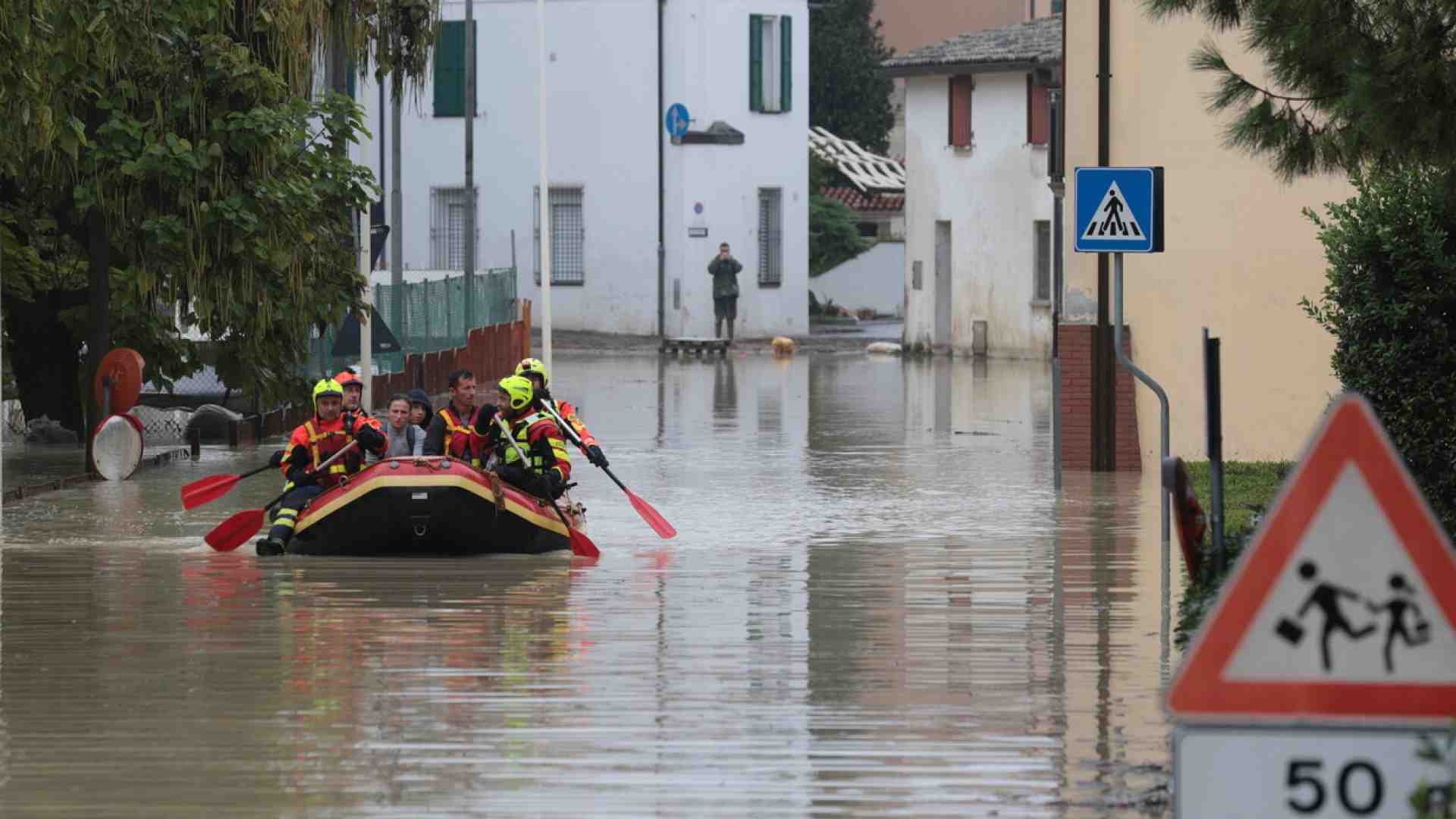 Immagine di "Per la ricostruzione dopo l'alluvione c'è troppa burocrazia. Facciamo da soli". Parla il sindaco di Faenza