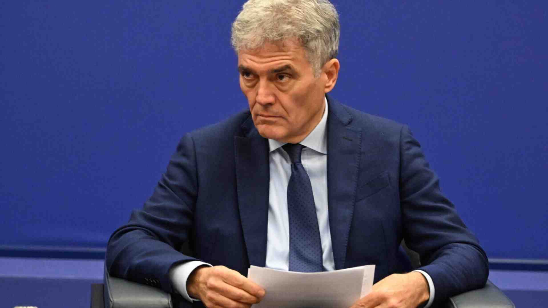 Immagine di Un ossimoro, tra politica e tv. Chi è Natale, l’uomo di Bonelli e Fratoianni in Rai