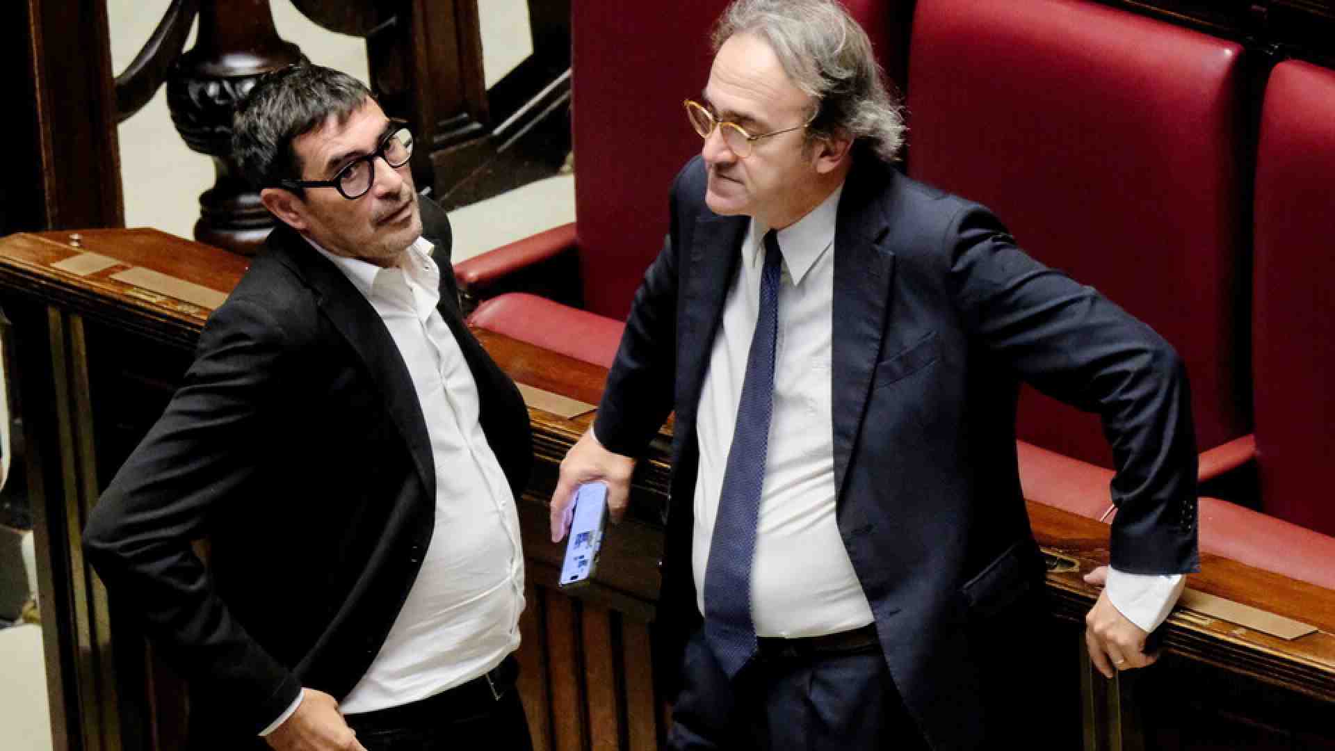 Immagine di I ridicoli antifascisti votano con i presunti fascisti. Rai, di tutto di più