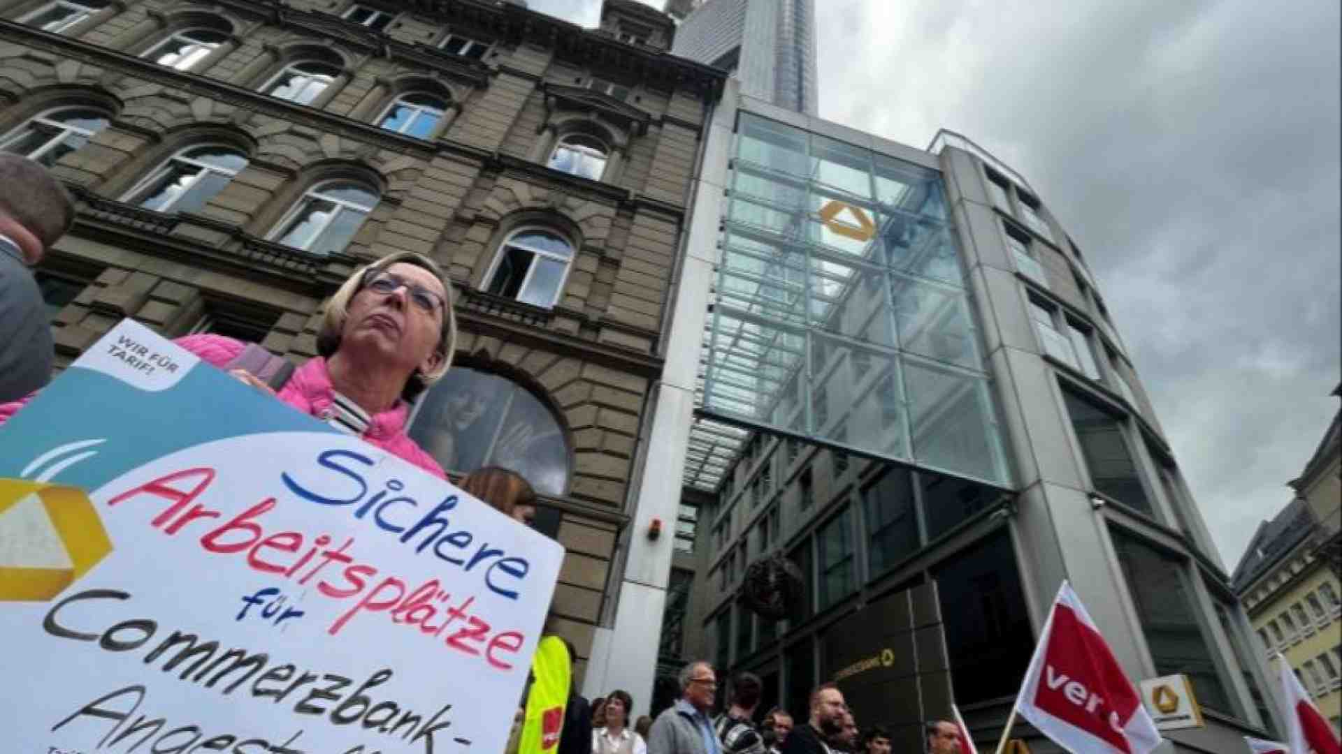 Immagine di UniCredit "studia" Commerzbank: si parla di nozze