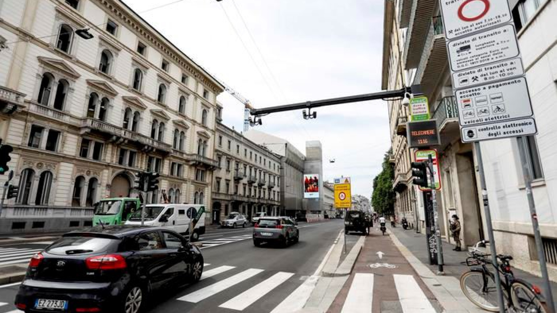 Immagine di Dal 1 ottobre scattano i nuovi divieti per Area C e Area B: cosa cambia