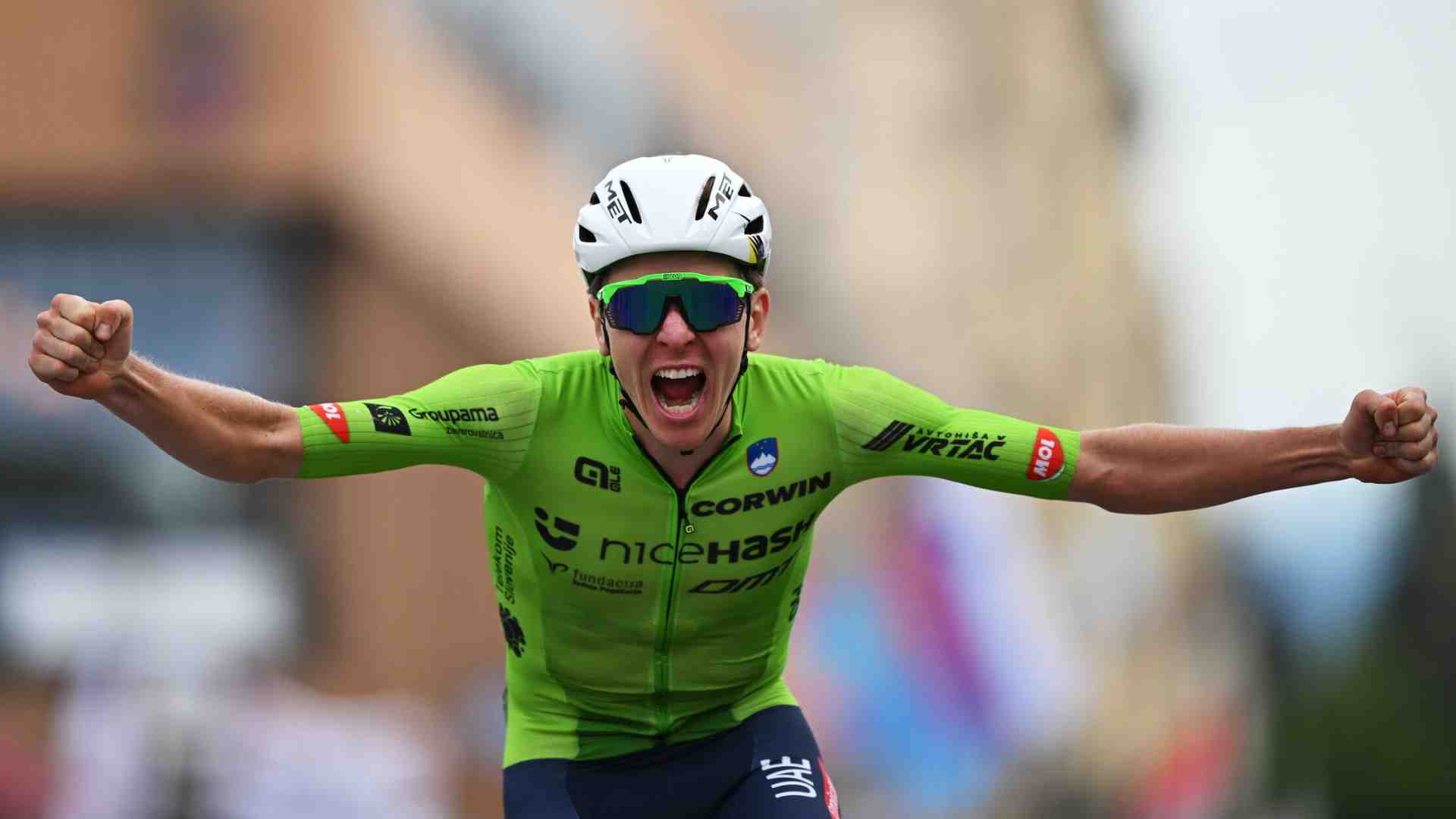 Immagine di Tadej Pogacar ha vinto il Mondiale di Zurigo 2024 e ha allungato il ciclismo