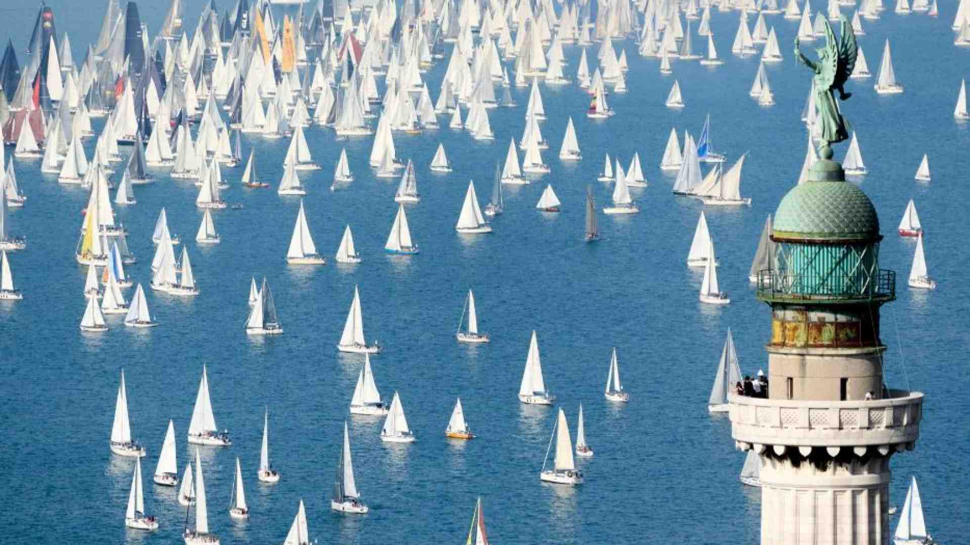 Immagine di Di mare e di vento, nella Barcolana tutta l'energia di Trieste