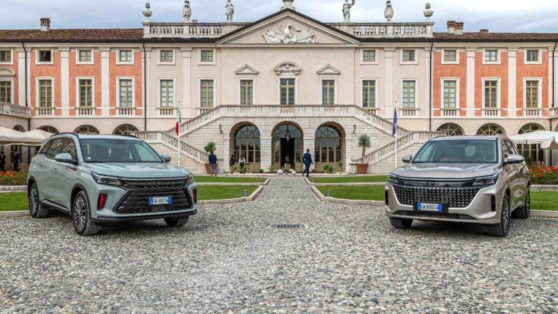 Immagine di Altri due Suv cinesi in arrivo: quanto costano e come vanno le DFSK E5 e Glory
