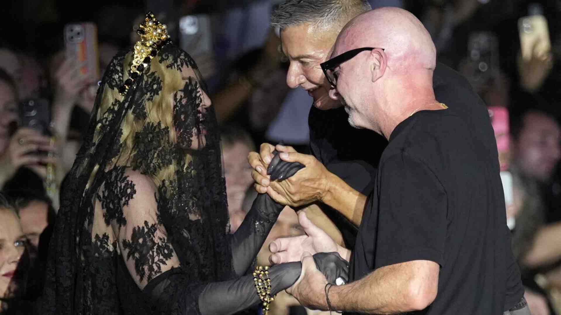 Immagine di Il velo pietoso: dalle incisioni secentesche alle sfilate di Madonna
