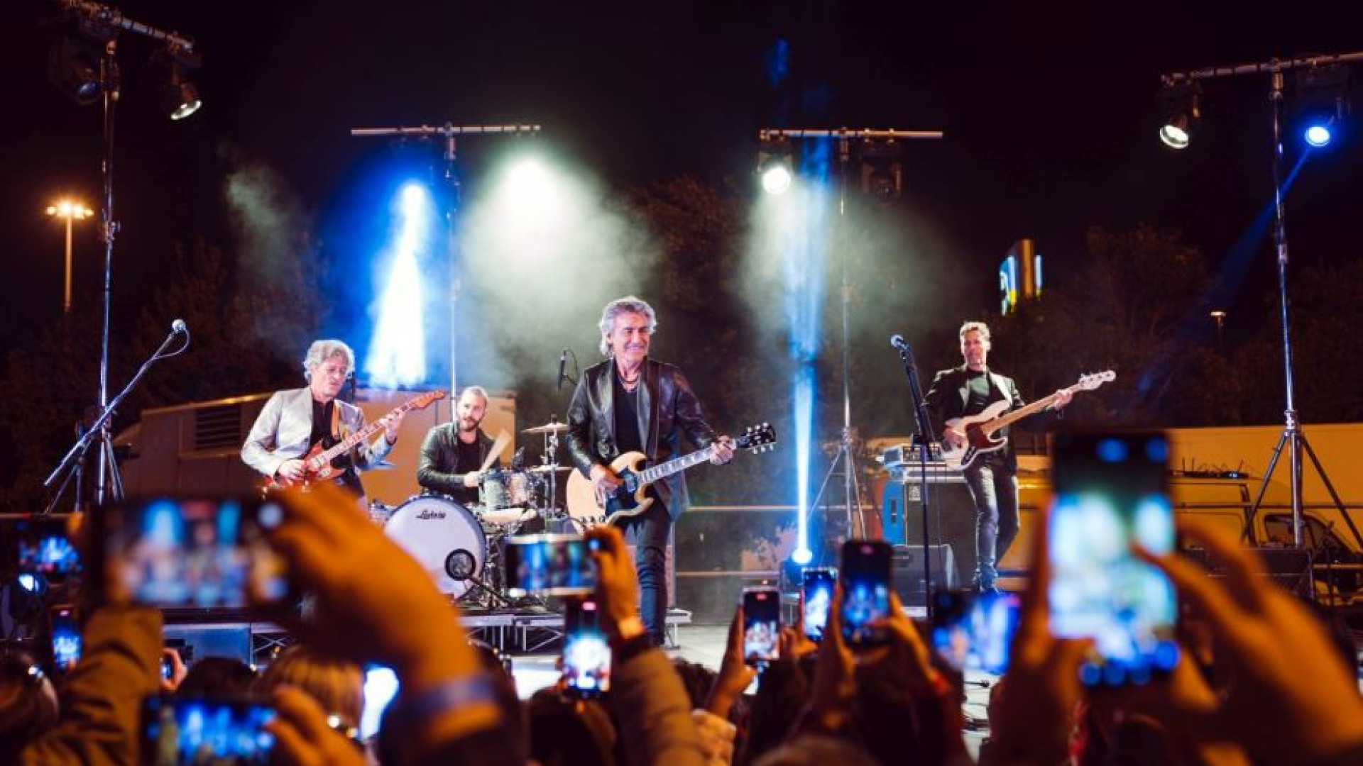 Immagine di Ligabue di nuovo a Campovolo nel 2025. Ma prima il tour nei teatri