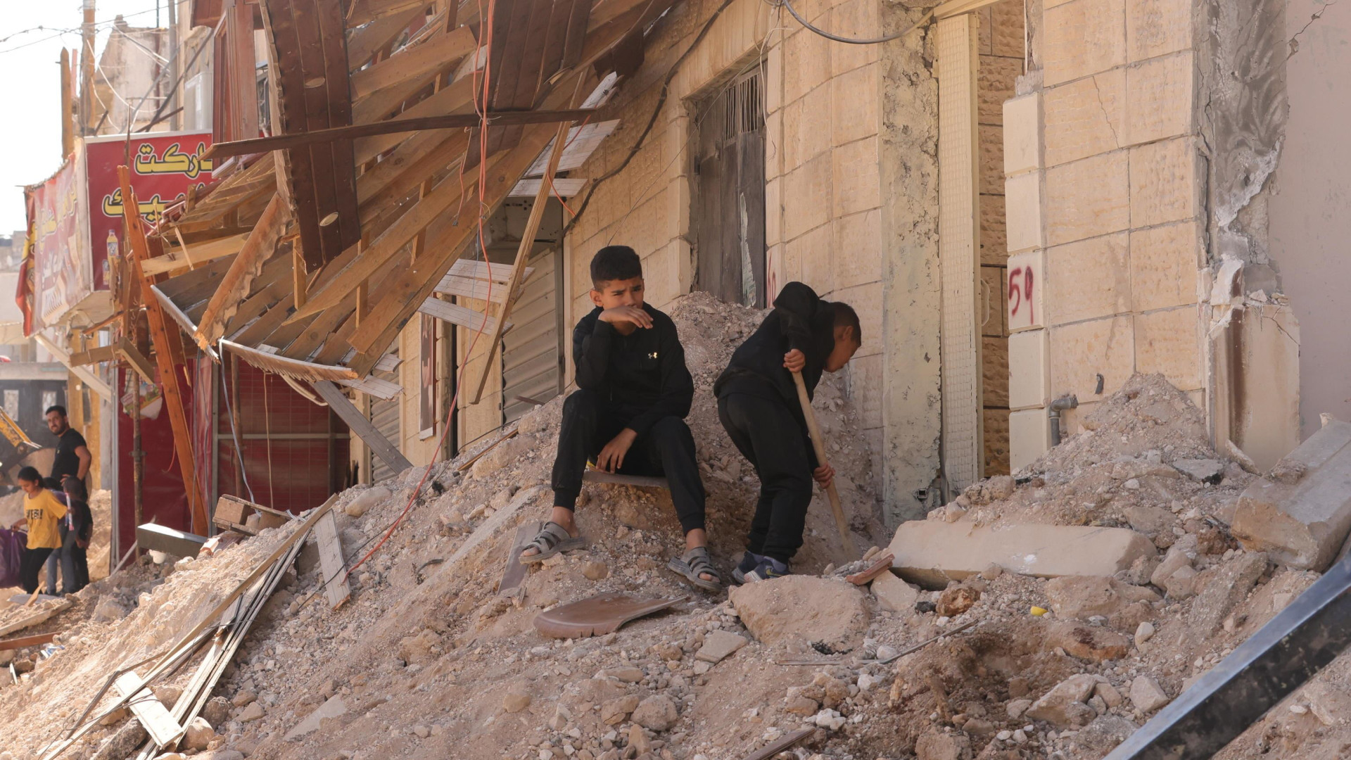 Immagine di A Jenin, in Cisgiordania, restano solo macerie: «Noi non ce ne andiamo»