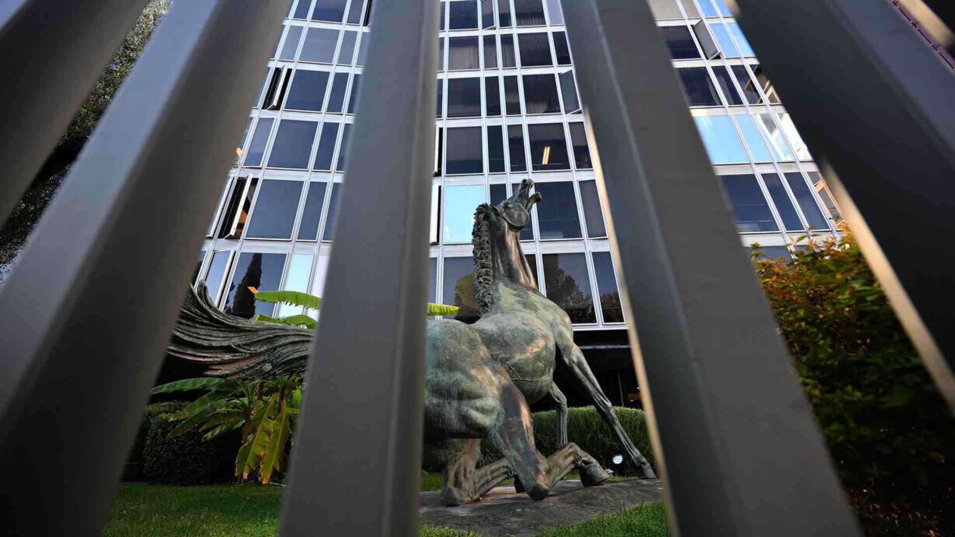 Immagine di Il governo chiede a Cdp di partecipare alla privatizzazione di Rai Way, ma ci sono paletti