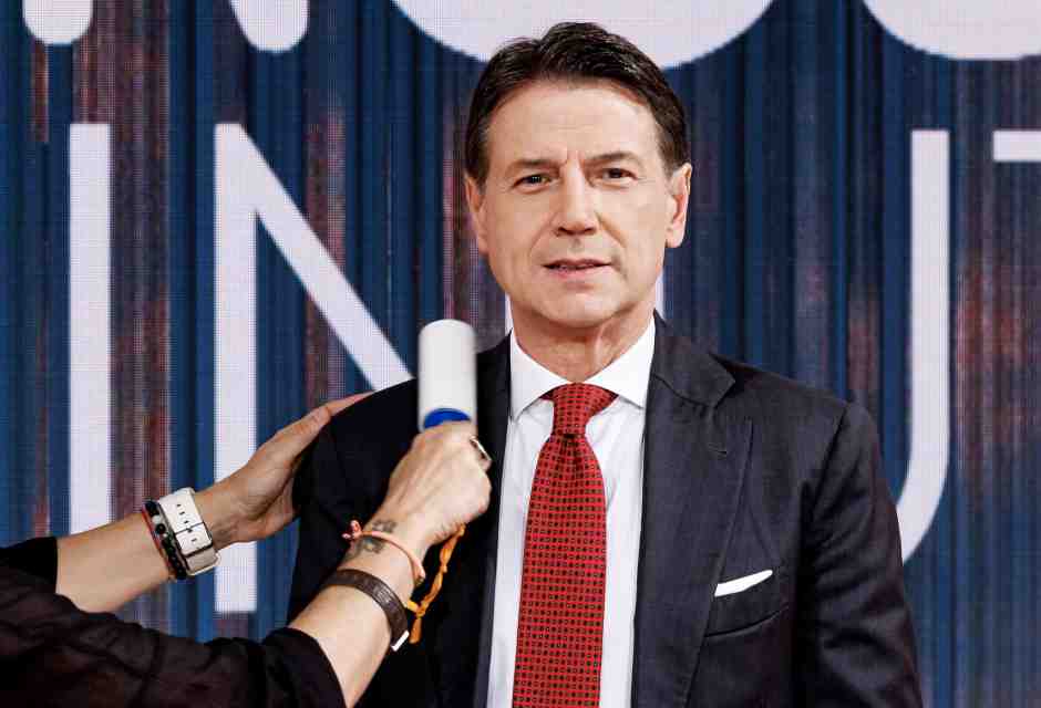 Proposta alla Germania: vi diamo un Conte in cambio di una capitana