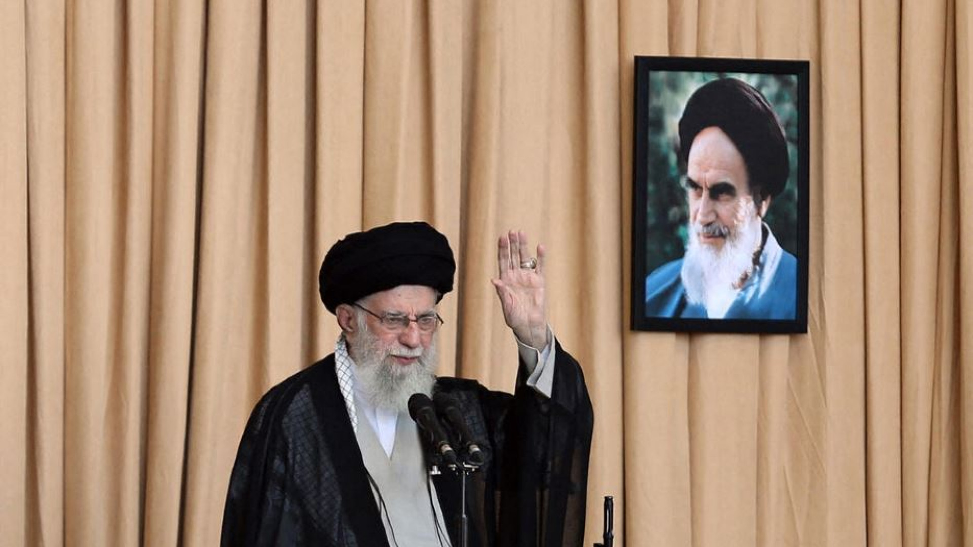Immagine di Raid su Beirut, nel mirino successore di Nasrallah. Khamenei: colpiremo ancora
