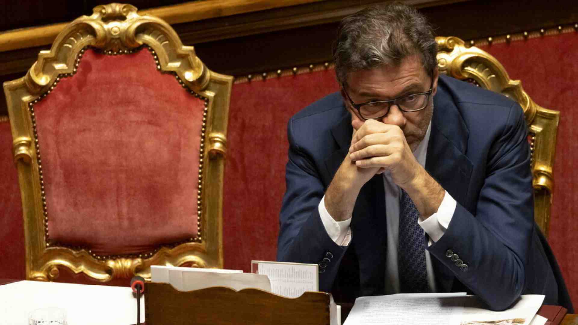 Immagine di Dopo le parole di Giorgetti, il governo frena: "Nessuna nuova tassa è in lavorazione"