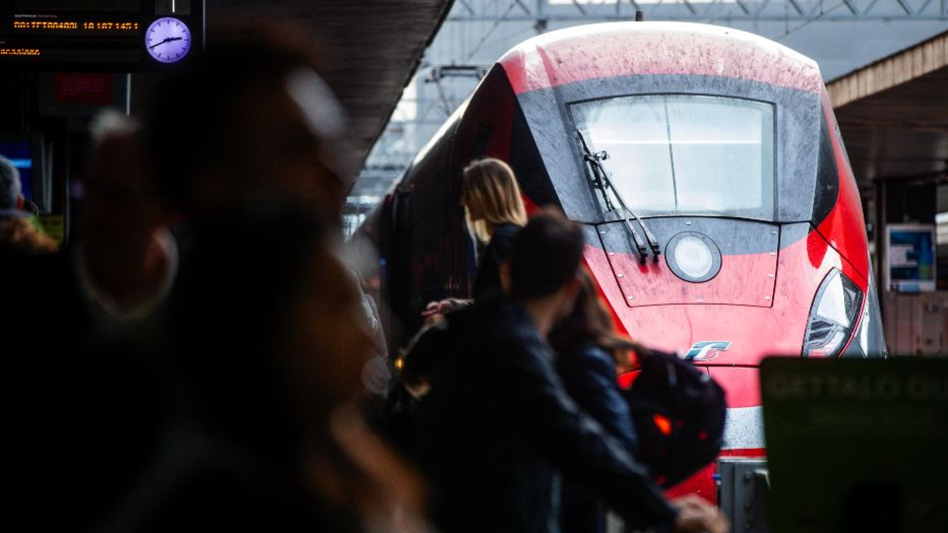 Immagine di Operaio ucciso sulla linea Bologna-Venezia. Ed è ancora caos ferrovie