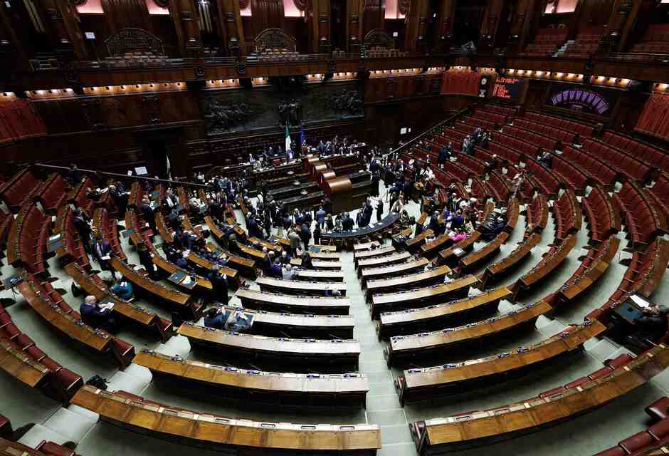 Decretazioni d'urgenza e voto di fiducia: i danni del bicameralismo perfetto