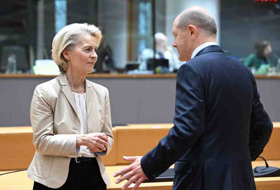 Il cancelliere tedesco Olaf Scholz e la presidente della Commissione europea Ursula von der Leyen (Foto di Dursun Aydemir / Getty Images)&nbsp;<br />