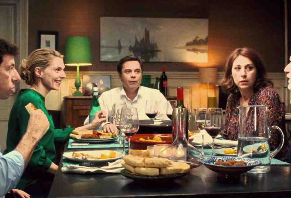 Una scena di "Cena tra amici" (<em>Le Pr&eacute;nom</em>), film del 2012 diretto da Alexandre de La Patelli&egrave;re e Matthieu Delaporte<br />