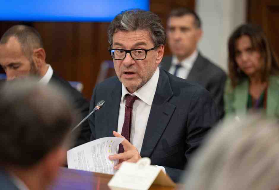 Sugli extraprofitti Giorgetti "chiama" le imprese