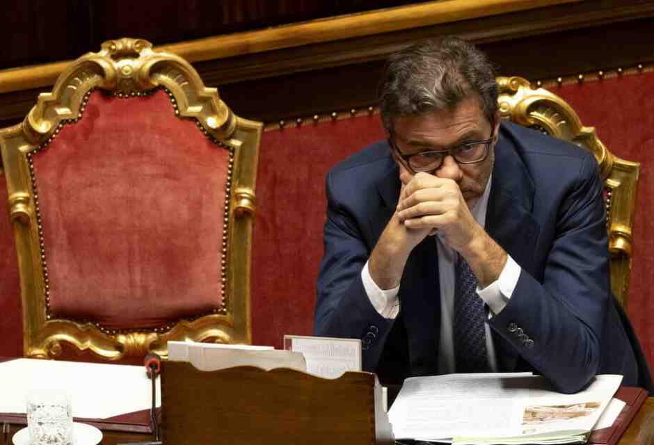 Dopo le parole di Giorgetti, il governo frena: "Nessuna nuova tassa è in lavorazione"
