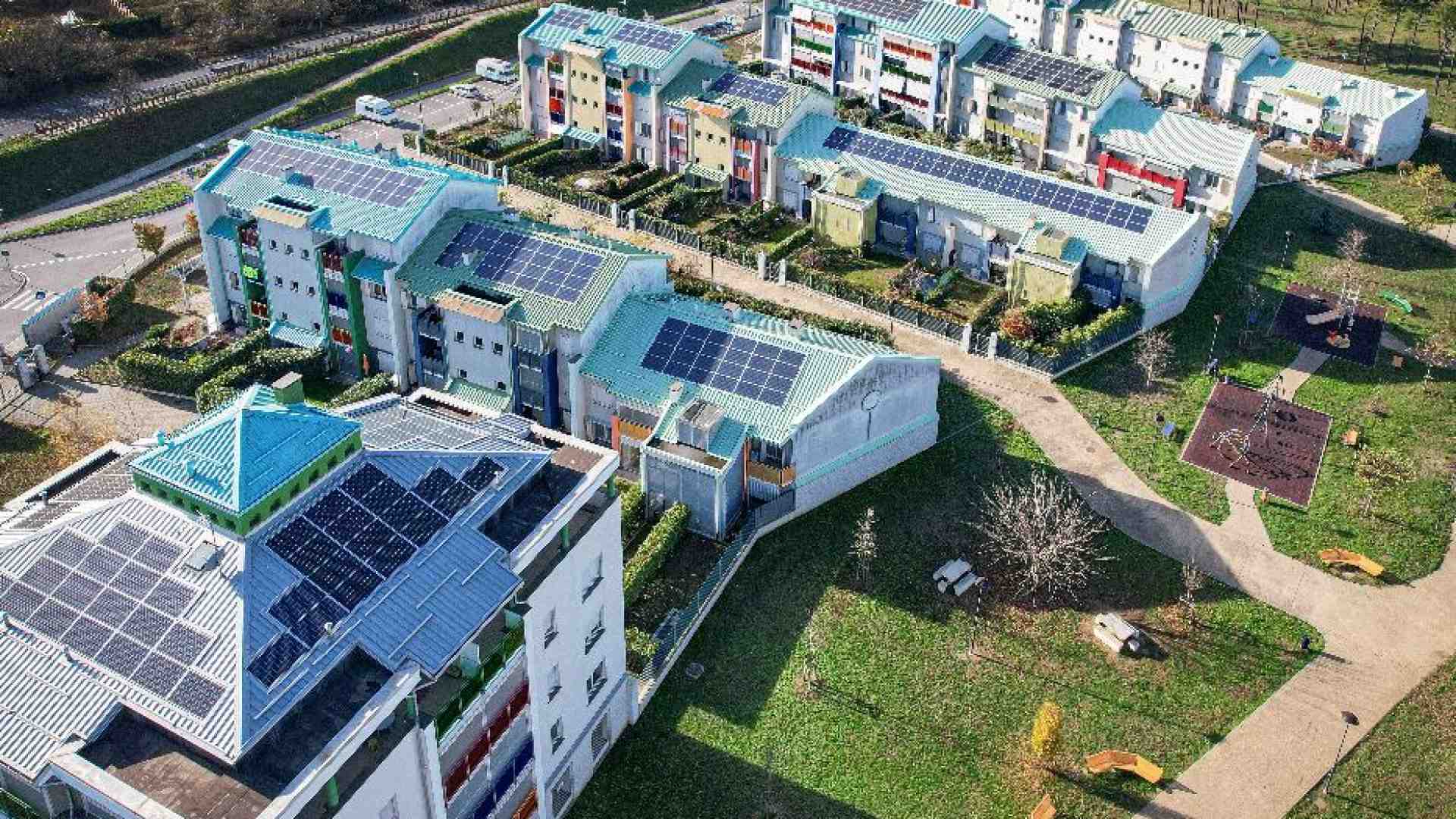 Immagine di Rivoluzione verde e lotta alla povertà: la carica delle 100 comunità energetiche