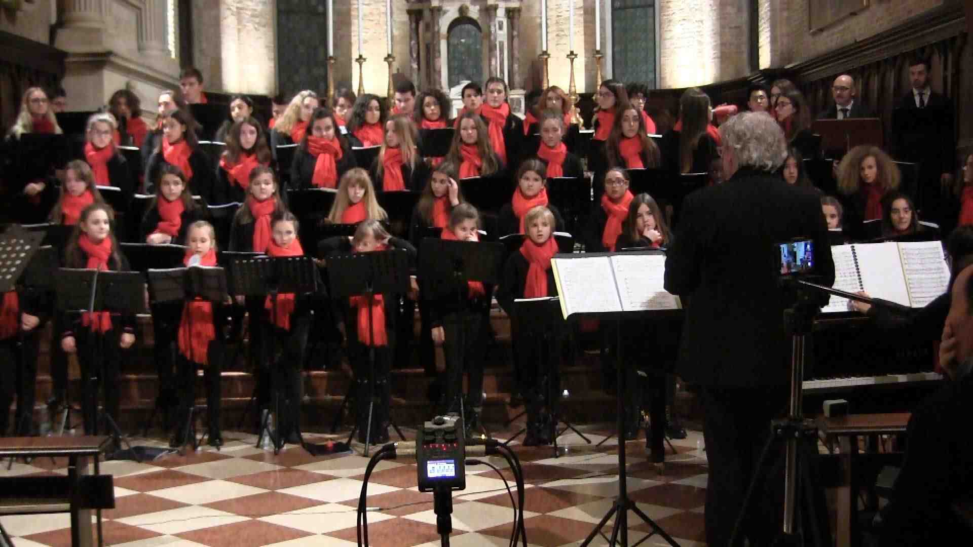 Immagine di Due cori giovanili in concerto per la pace
